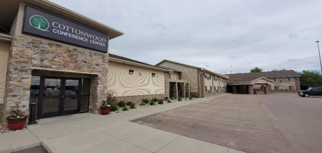 Cottonwood Inn And Conference Center South Sioux City ภายนอก รูปภาพ
